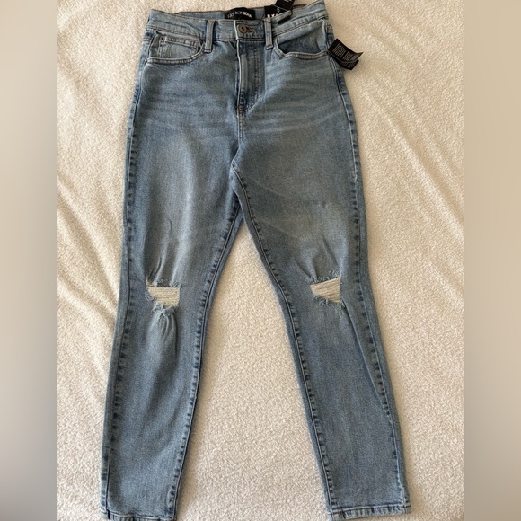 Fashion Nova Light Blue Jeans - Picture 9 of 10